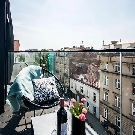 Central Balcony Apartment - Window On Cracow Krakow Exterior photo