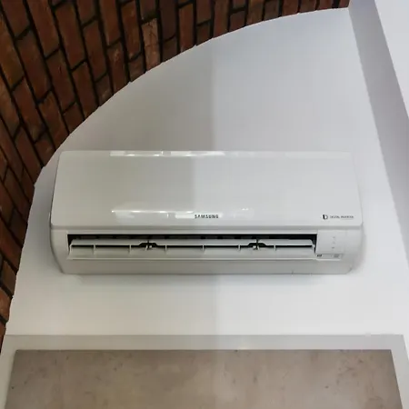Central Balcony Apartment - Window On Cracow Krakow Exterior photo